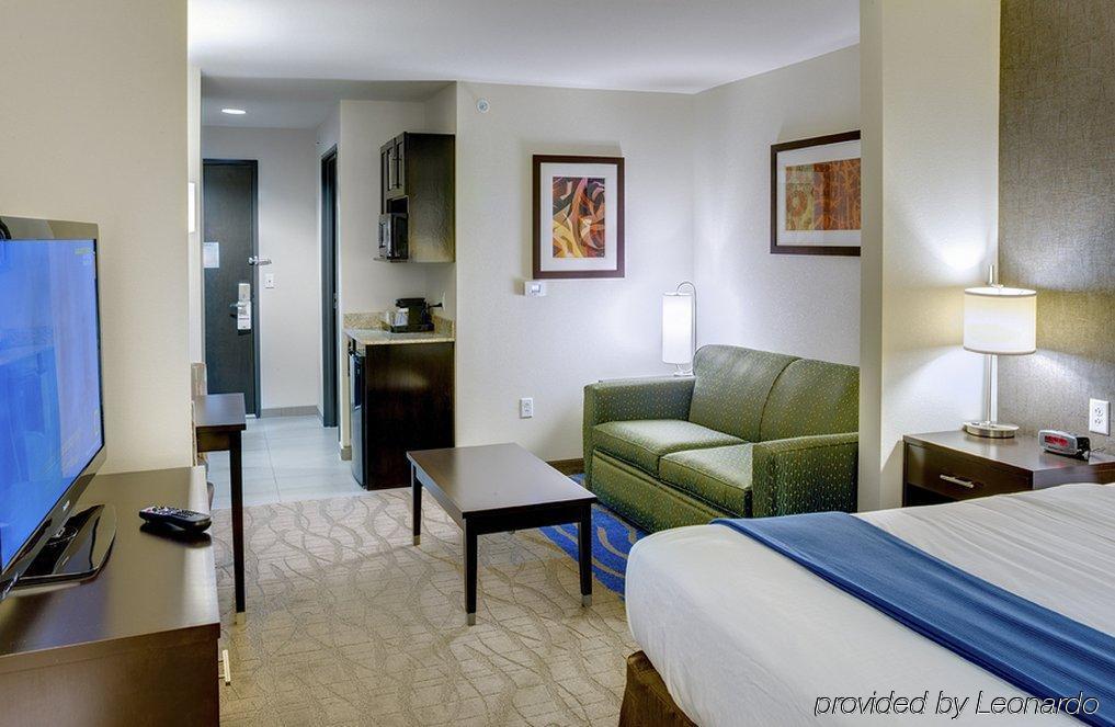 Holiday Inn Express & Suites Overland Park By Ihg Exterior photo